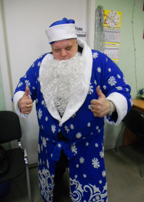 Стас Борецкий в костюме Деда Мороза